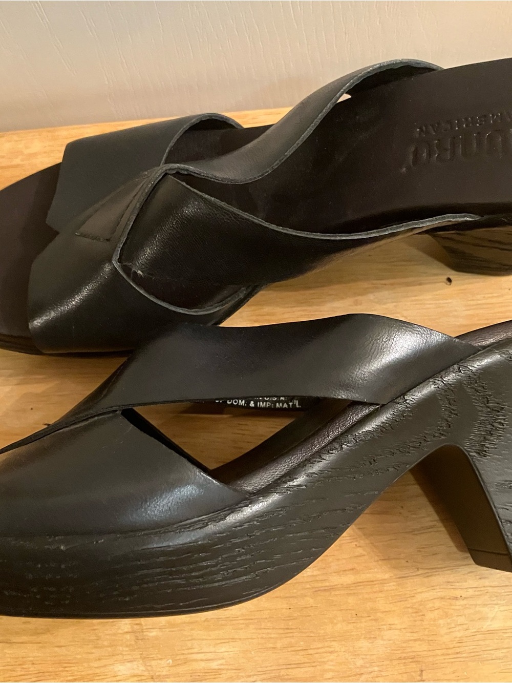 Munro Black Leather Crisscross Slide Sandals - Picture 5 of 7